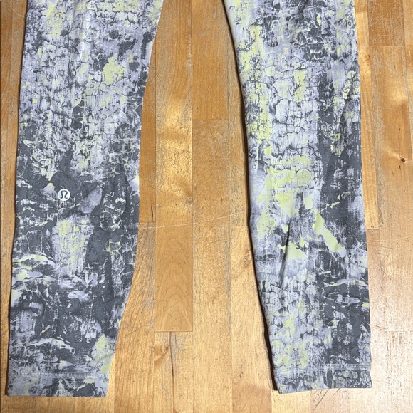 Lululemon Wunder Train high rise leggings - Picture 4 of 10